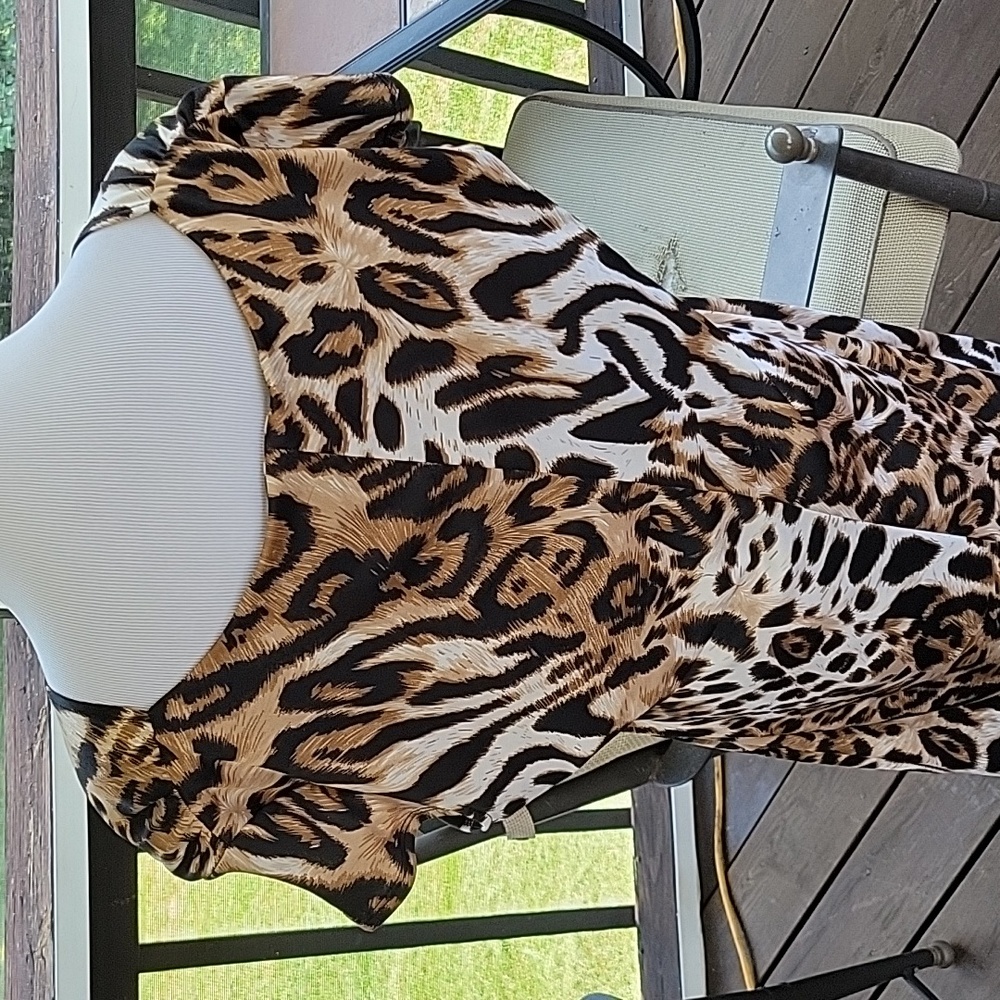 AA ๐
STUDIO DRESS - Picture 5 of 8
